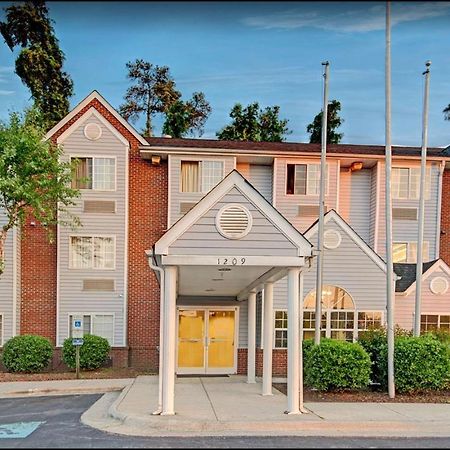 Travelers Inn And Suites Raleigh Dış mekan fotoğraf